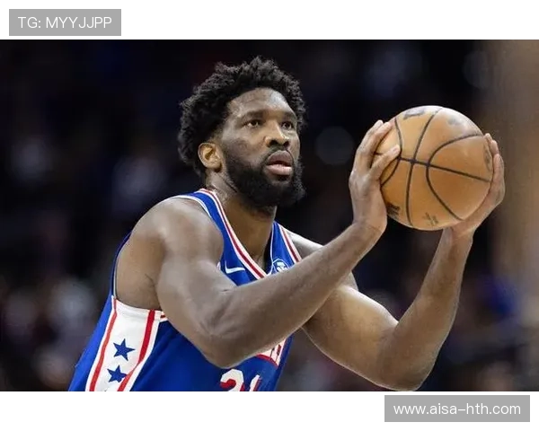 恩比德低位转身勾手命中，费城内线统治感上线